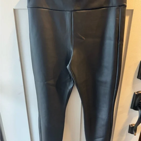 CAbi Tomboy Leggings style #4701 - Picture 4 of 6